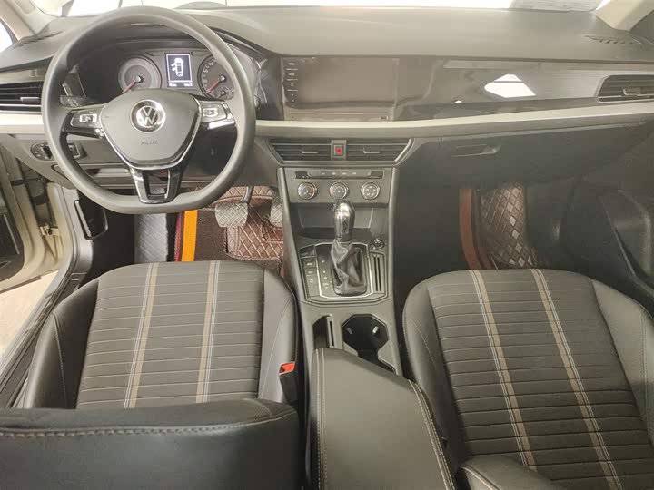 Фото 10 - Volkswagen Lavida