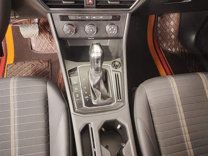 Фото 14 - Volkswagen Lavida