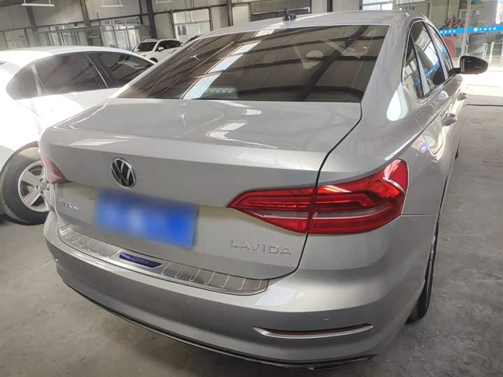 Фото 6 - Volkswagen Lavida