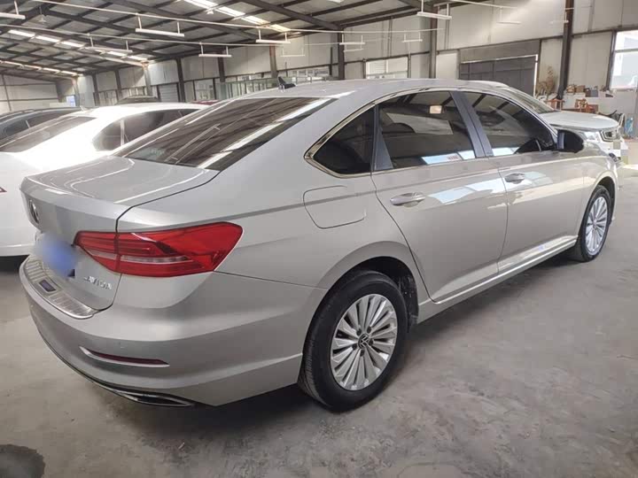 Фото 7 - Volkswagen Lavida