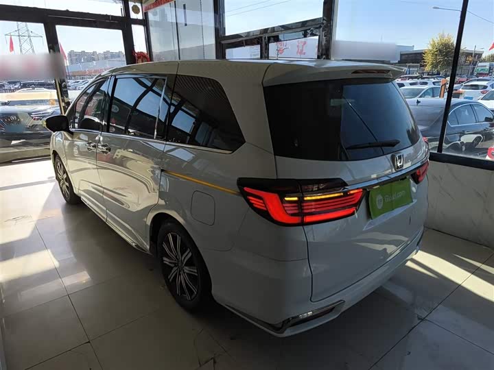 Фото 5 - Honda Odyssey