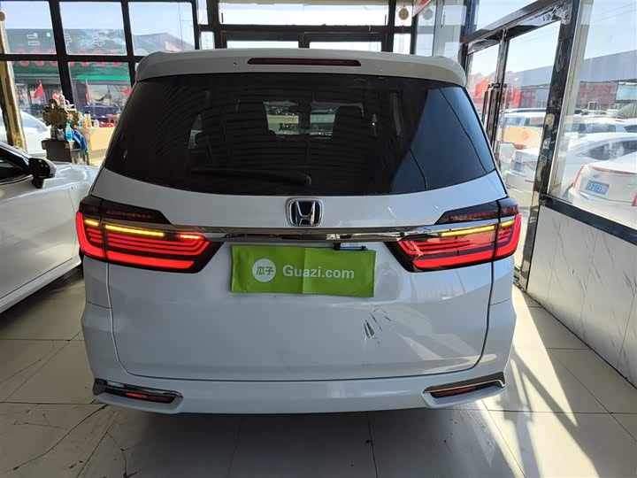 Фото 6 - Honda Odyssey