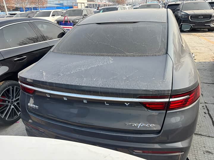 Фото 8 - Geely Preface