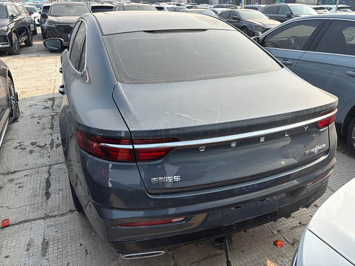 Фото 9 - Geely Preface
