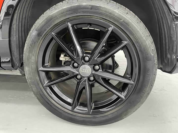 Фото 23 - Audi Q2L