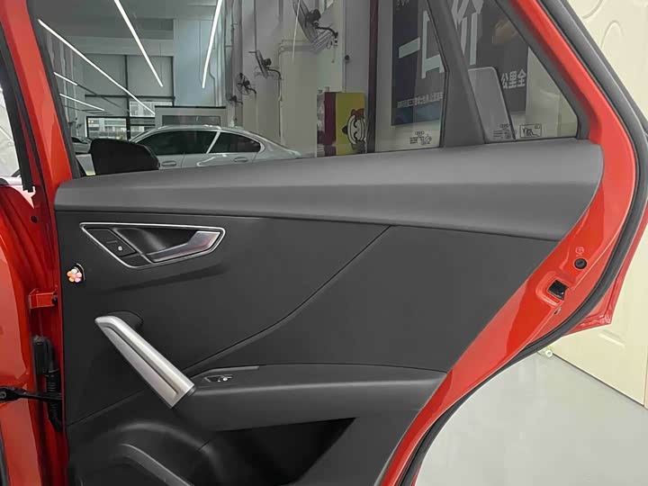 Фото 25 - Audi Q2L