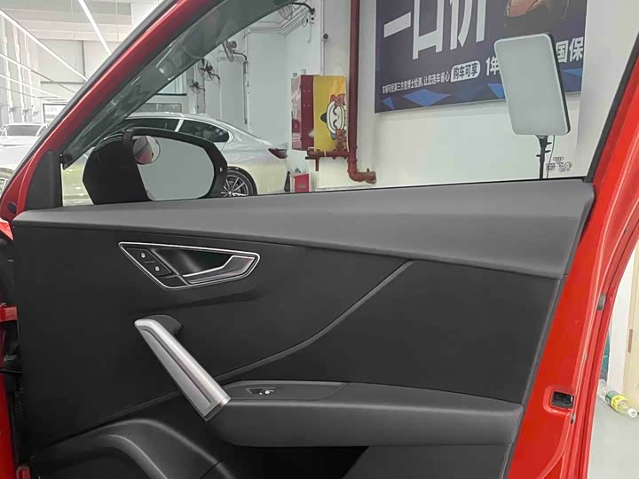 Фото 26 - Audi Q2L