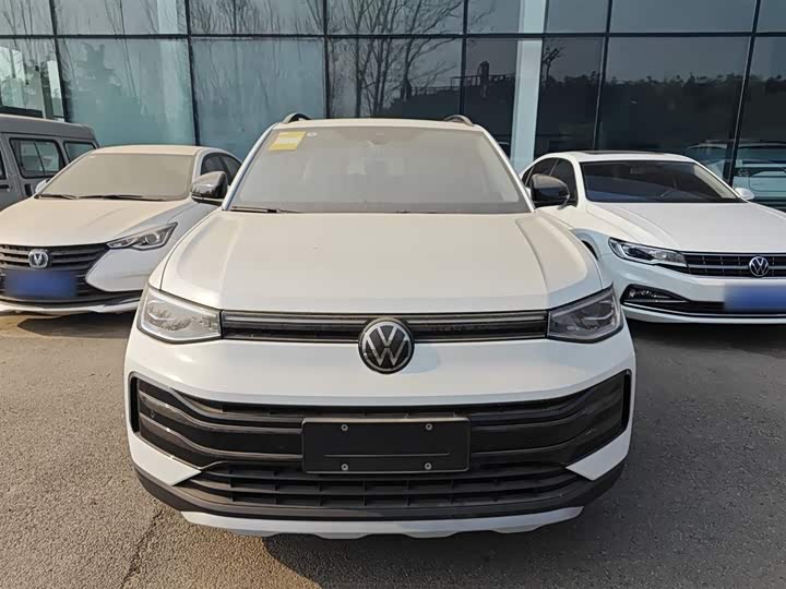 Фото 3 - Volkswagen Tharu