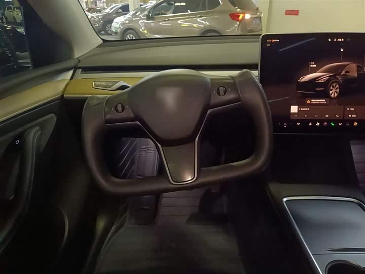 Фото 11 - Tesla Model Y