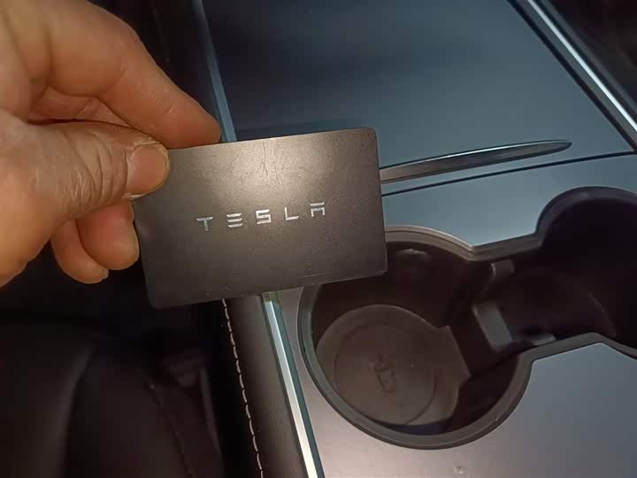 Фото 9 - Tesla Model Y