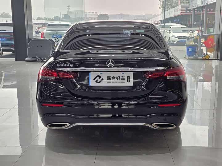 Фото 20 - Mercedes-Benz E-Class