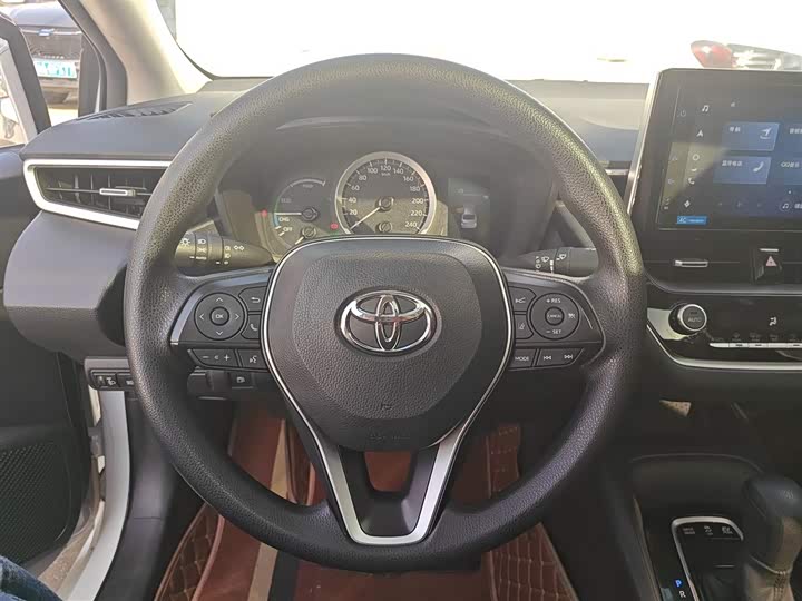 Фото 3 - Toyota Corolla