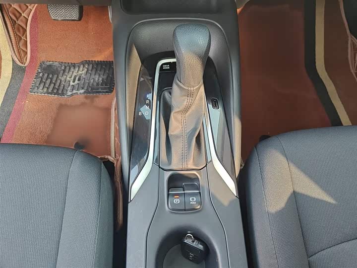 Фото 6 - Toyota Corolla