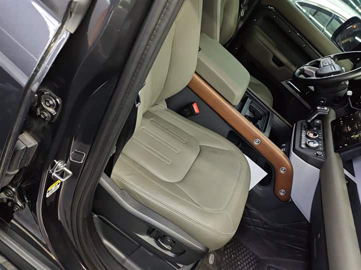 Фото 11 - Land Rover Defender