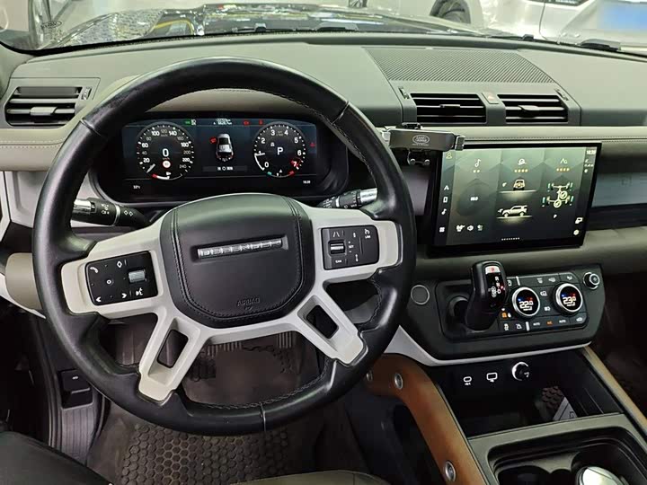 Фото 13 - Land Rover Defender