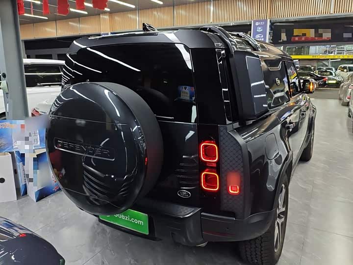 Фото 9 - Land Rover Defender