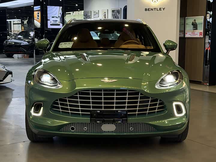 Фото 3 - Aston Martin DBX