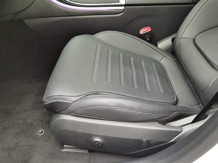 Фото 20 - Mercedes-Benz C-Class