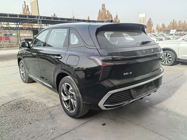 Фото 7 - Hongqi HS3 Hybrid