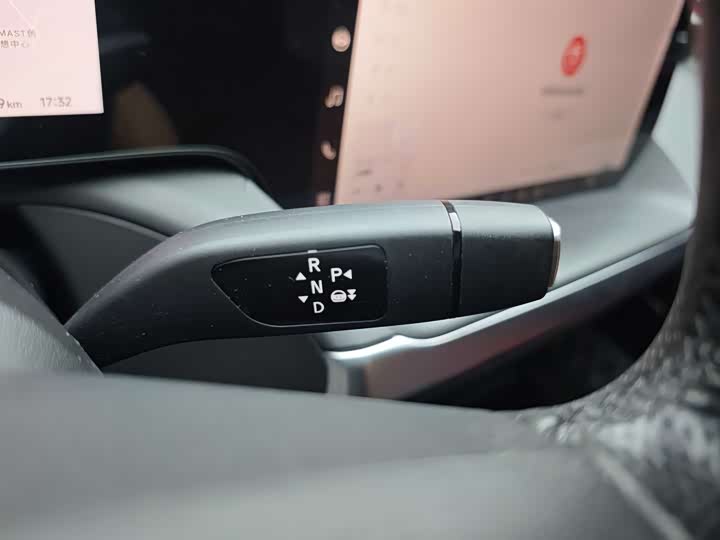 Фото 14 - XPeng P7