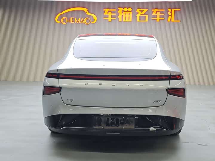 Фото 15 - XPeng P7