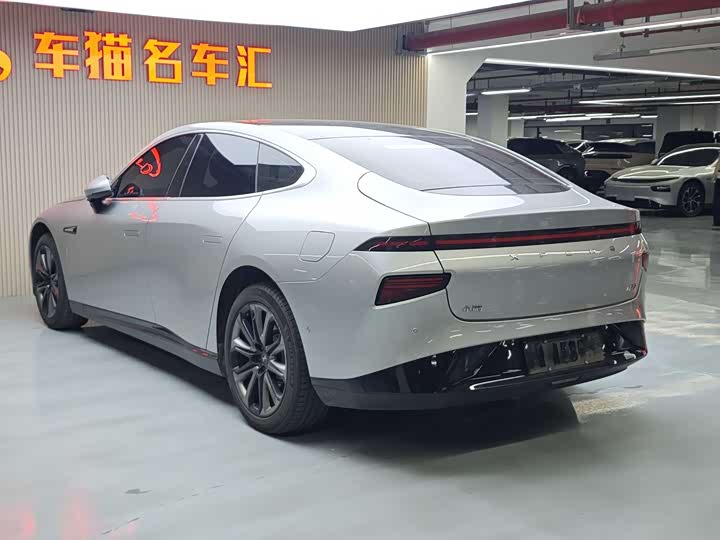 Фото 16 - XPeng P7