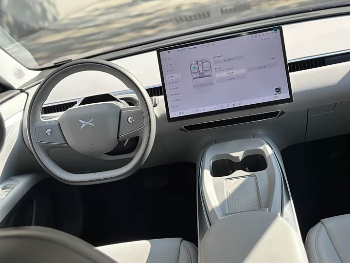 Фото 14 - XPeng Mona M03