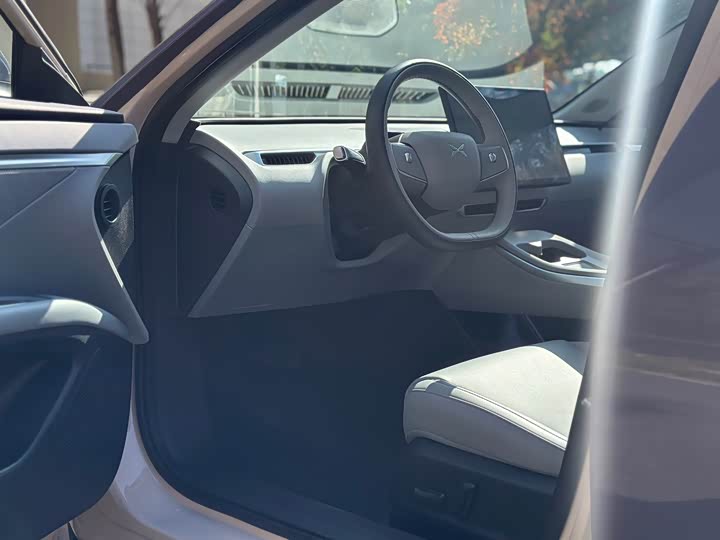 Фото 5 - XPeng Mona M03