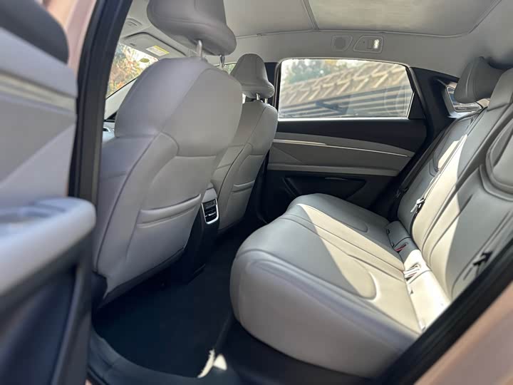 Фото 6 - XPeng Mona M03