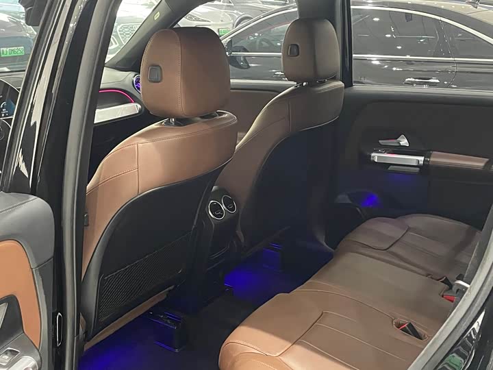 Фото 8 - Mercedes-Benz GLB-Class