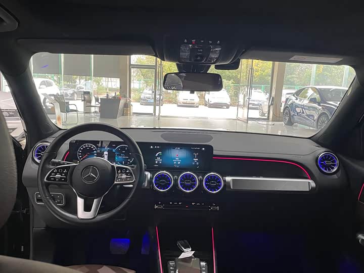 Фото 9 - Mercedes-Benz GLB-Class