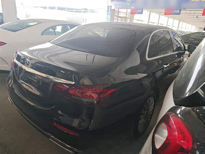 Фото 7 - Mercedes-Benz E-Class