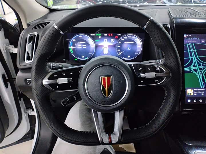 Фото 11 - Hongqi HS3 Hybrid