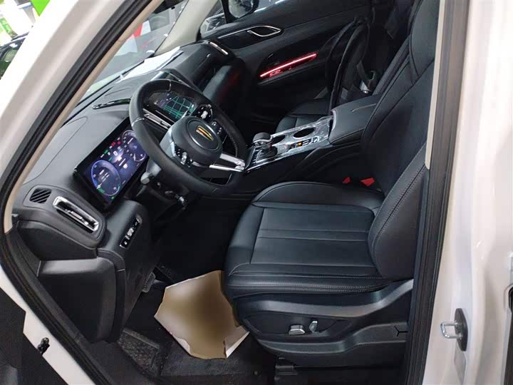 Фото 15 - Hongqi HS3 Hybrid