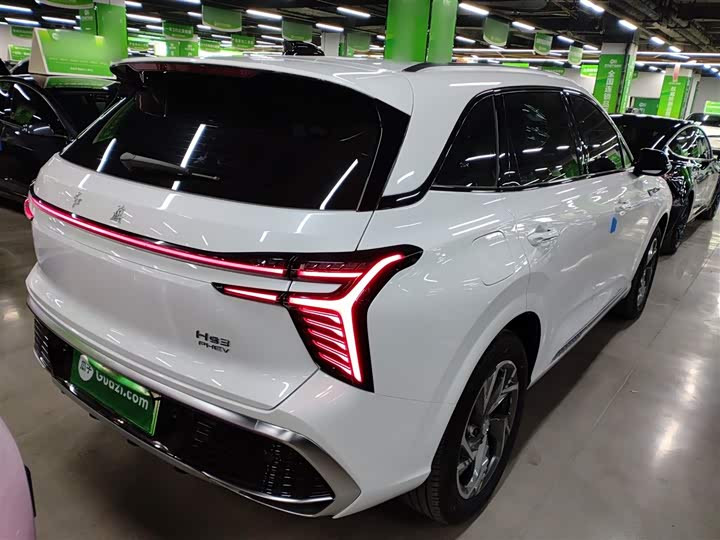 Фото 7 - Hongqi HS3 Hybrid