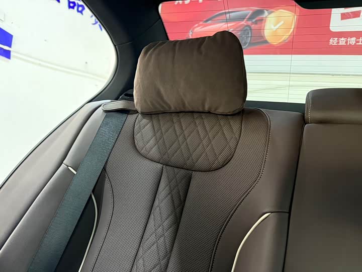 Фото 18 - BMW 5 Series