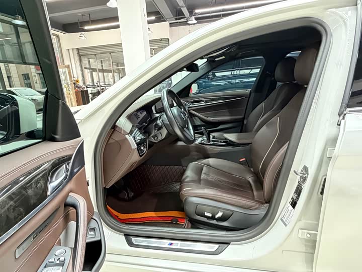 Фото 8 - BMW 5 Series