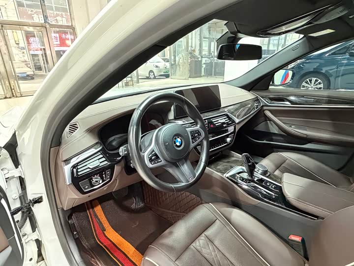 Фото 9 - BMW 5 Series