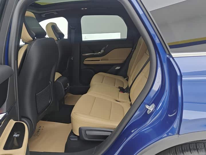 Фото 10 - Lincoln Corsair