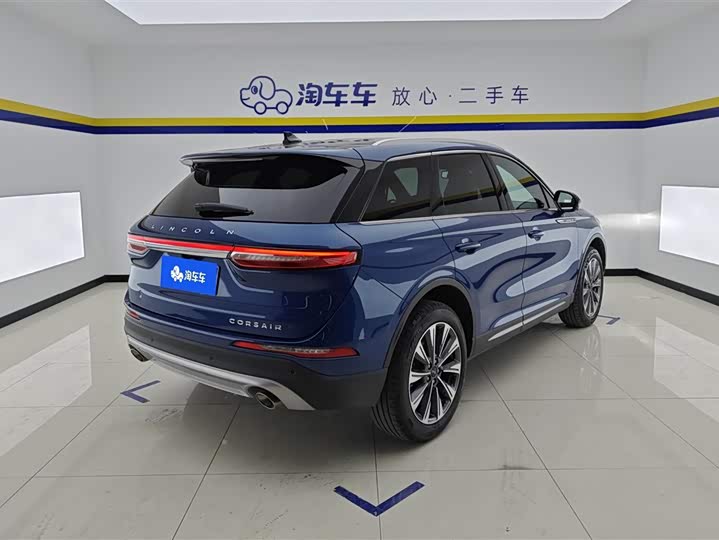 Фото 3 - Lincoln Corsair