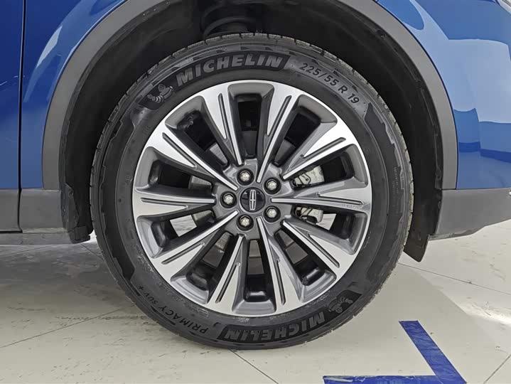 Фото 6 - Lincoln Corsair