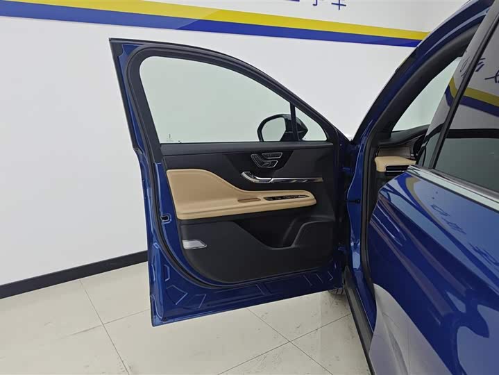 Фото 7 - Lincoln Corsair