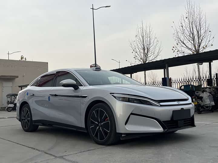 Фото 2 - BYD Han L