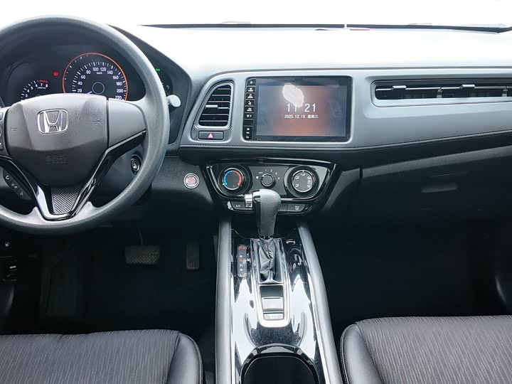 Фото 13 - Honda Vezel