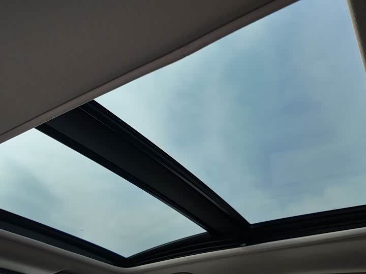 Фото 17 - Honda Vezel