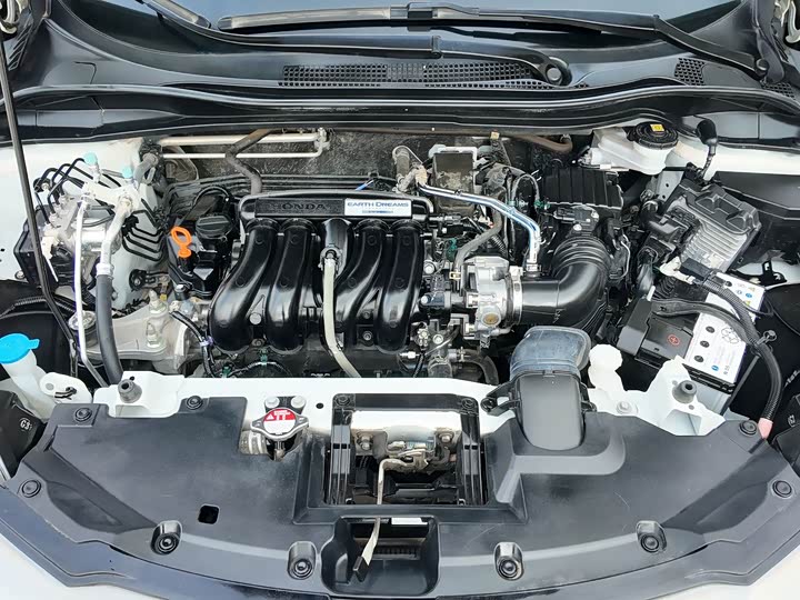 Фото 19 - Honda Vezel