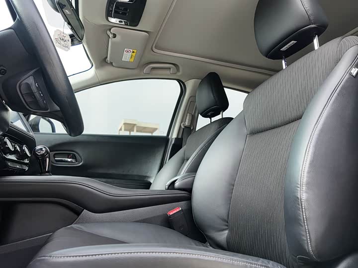 Фото 7 - Honda Vezel