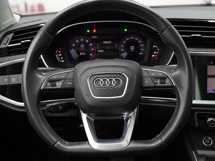 Фото 12 - Audi Q3