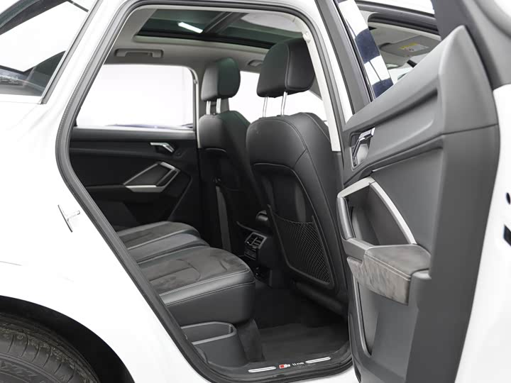 Фото 19 - Audi Q3