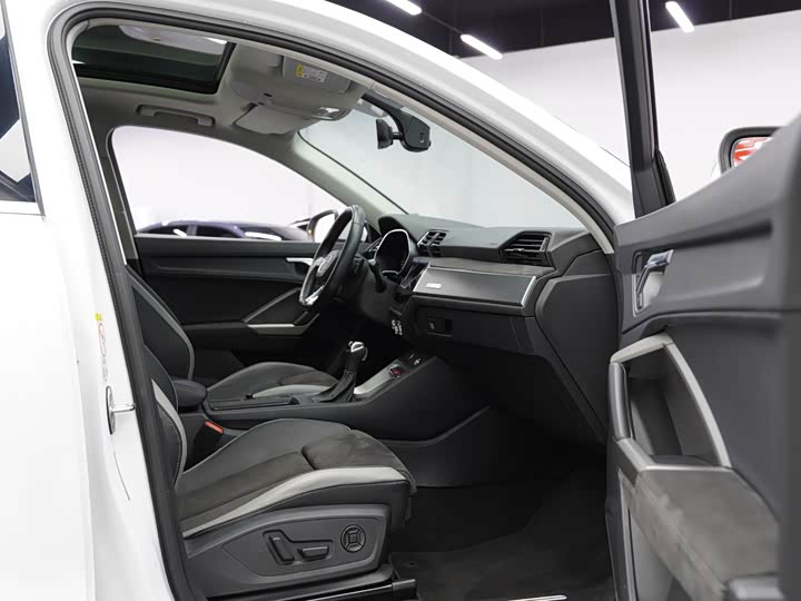 Фото 20 - Audi Q3